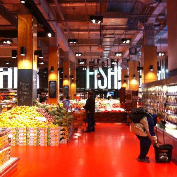 Photo taken at Loblaws by Brian B. on 4/21/2012-加拿大多伦多卡尔顿街60 Photo taken at Loblaws by Brian B. on 4/21/2012