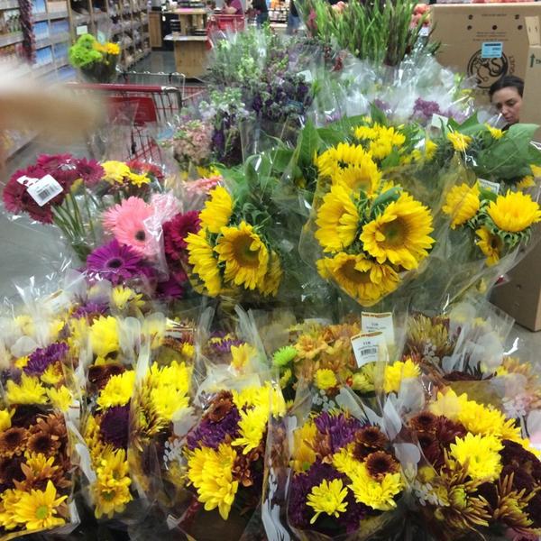 Photo taken at Trader Joe's by Jeanette J. on 11/27/2014-美国加利福尼亚州里弗赛德滨江大道6225 Photo taken at Trader Joe's by Jeanette J. on 11/27/2014