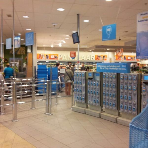 Photo taken at Albert Heijn XL by 010 4. on 6/23/2012