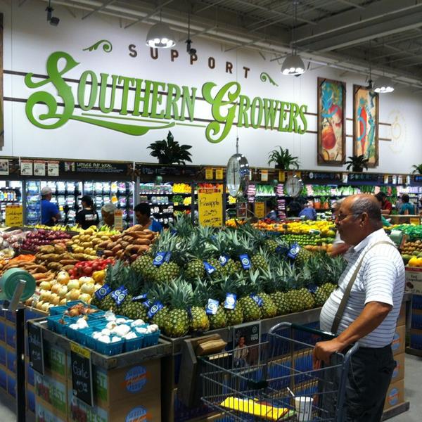 Photo taken at Whole Foods Market by Joshua H. on 9/23/2014-乔治亚奥古斯塔华盛顿路2907 Photo taken at Whole Foods Market by Joshua H. on 9/23/2014