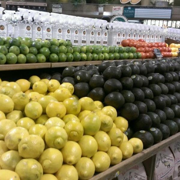 Photo taken at Whole Foods Market by Candice K. on 1/22/2013-美国伊利诺斯州芝加哥科技教育107运河南街1101 Photo taken at Whole Foods Market by Candice K. on 1/22/2013