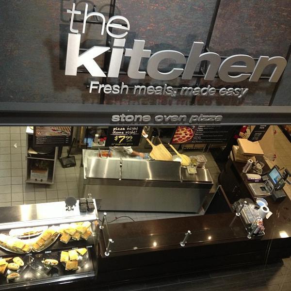 Photo taken at Longo's by Fariba R. on 7/7/2013-加拿大多伦多莱尔德街道93 Photo taken at Longo's by Fariba R. on 7/7/2013