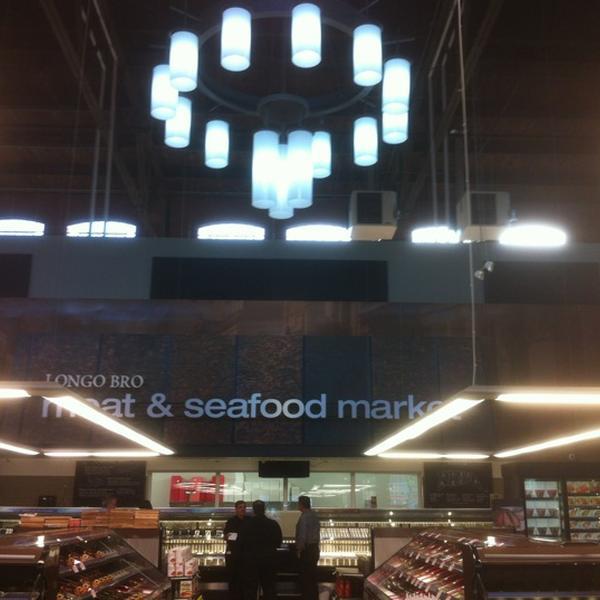 Photo taken at Longo's by Lilly M. on 8/26/2012-加拿大多伦多莱尔德街道93 Photo taken at Longo's by Lilly M. on 8/26/2012