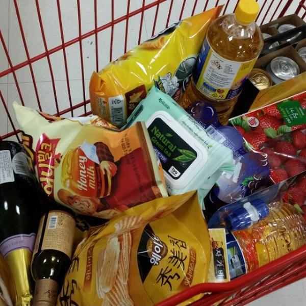 Photo taken at 홈플러스 (Home plus) by Lucas L. on 3/26/2015-京畿道安养市东安区162 Photo taken at 홈플러스 (Home plus) by Lucas L. on 3/26/2015