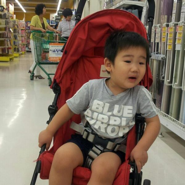 Photo taken at 홈플러스 (Home plus) by 종윤 신. on 7/30/2013-京畿道安养市东安区162 Photo taken at 홈플러스 (Home plus) by 종윤 신. on 7/30/2013