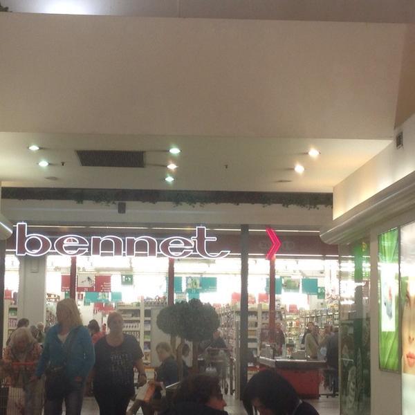 Photo taken at Bennet by Pauline N. on 10/13/2014-意大利伦巴第科莫阿夏戈大街2 Photo taken at Bennet by Pauline N. on 10/13/2014