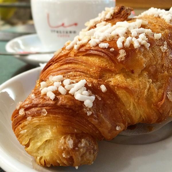 Photo taken at Bennet by La Luna S. on 12/31/2014-意大利伦巴第科莫阿夏戈大街2 Photo taken at Bennet by La Luna S. on 12/31/2014