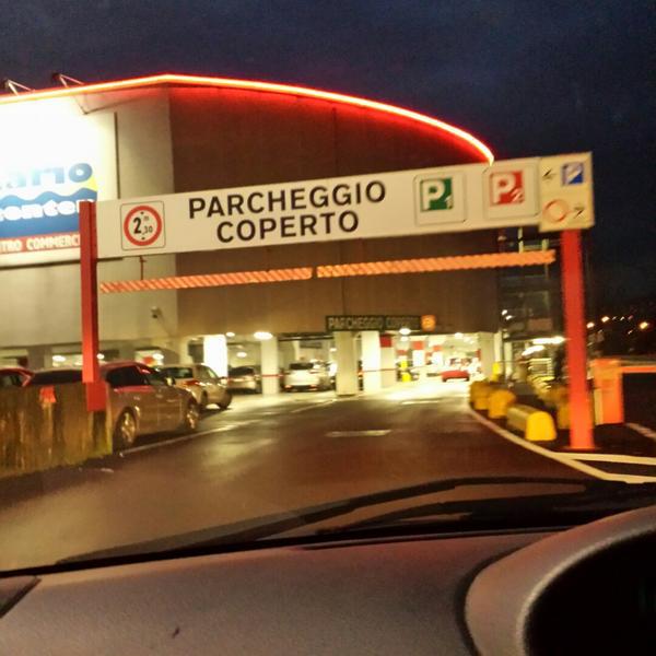 Photo taken at Bennet by La Strega Pitt on 12/5/2014-意大利伦巴第科莫阿夏戈大街2 Photo taken at Bennet by La Strega Pitt on 12/5/2014