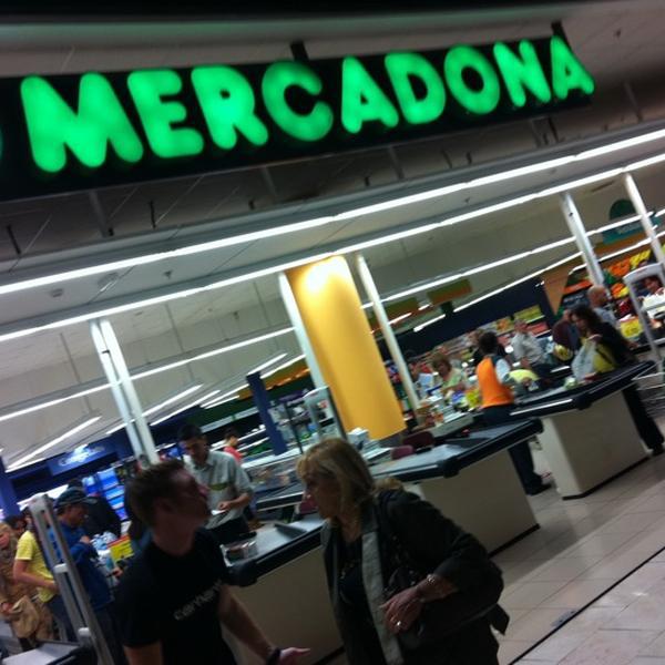 Photo taken at Mercadona by ✅i©E➿TE @. on 5/15/2012
