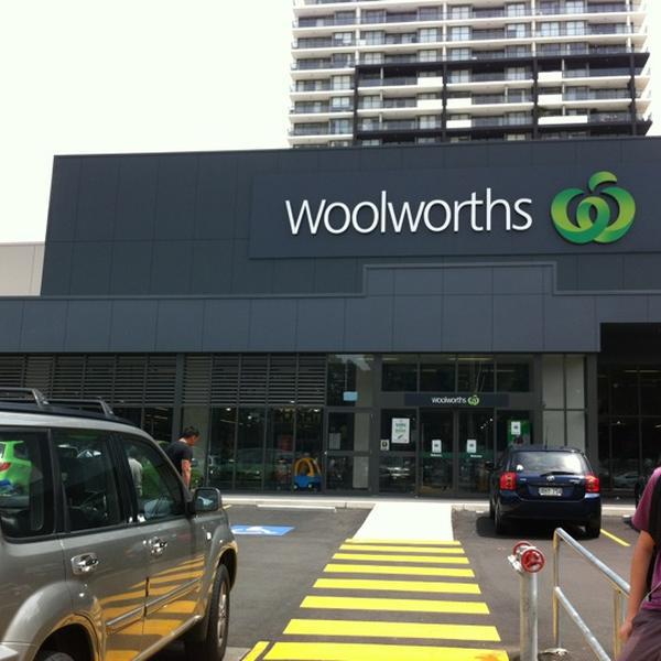 Photo taken at Woolworths by Missy B. on 11/10/2012-澳大利亚新南威尔士州悉尼安克利夫圣78-96 Photo taken at Woolworths by Missy B. on 11/10/2012