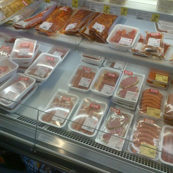 Photo taken at Proxy Delhaize by Jana C. on 9/9/2012