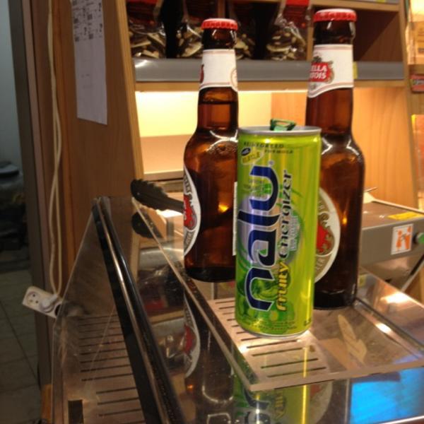 Photo taken at Proxy Delhaize by Frederik V. on 5/19/2012