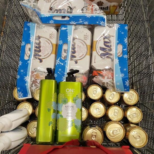 Photo taken at 홈플러스 / Home Plus by Inyoung S. on 3/19/2015