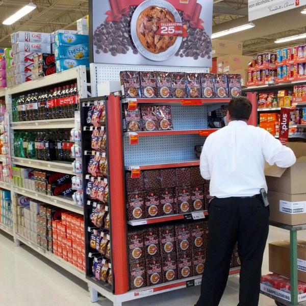 Photo taken at Loblaws by Jason H. on 6/4/2013-加拿大多伦多佳士街杜邦街650 Photo taken at Loblaws by Jason H. on 6/4/2013