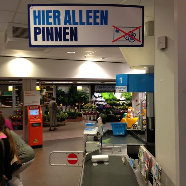 Photo taken at Albert Heijn by Boudewijn V. on 8/15/2013