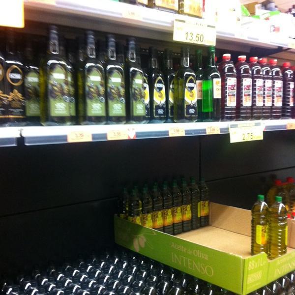 Photo taken at Mercadona by BAHITOSSA on 2/8/2014