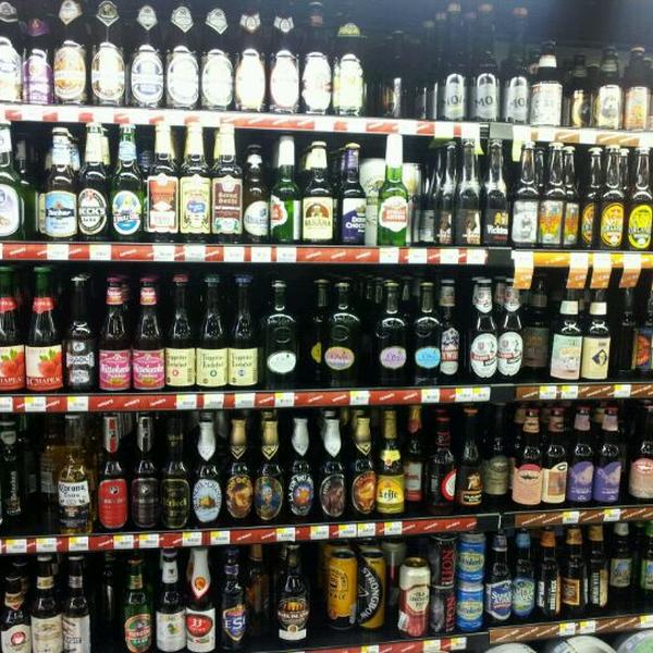 Photo taken at Whole Foods Market by Amazing N. on 2/11/2012-美国佛罗里达州奥兰多土耳其湖路8003(位于沙湖路) Photo taken at Whole Foods Market by Amazing N. on 2/11/2012