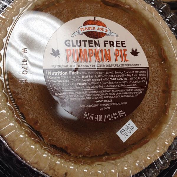 Photo taken at Trader Joe's by Erika M. on 10/12/2014-加利福尼亚州谢尔曼奥克斯黑泽汀大道滨江路14119号 Photo taken at Trader Joe's by Erika M. on 10/12/2014