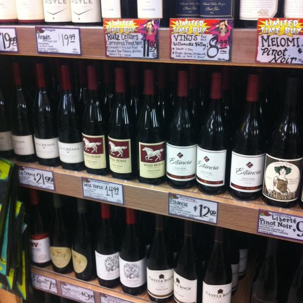 Photo taken at Trader Joe's by Paul R. on 11/30/2014-加利福尼亚州谢尔曼奥克斯黑泽汀大道滨江路14119号 Photo taken at Trader Joe's by Paul R. on 11/30/2014