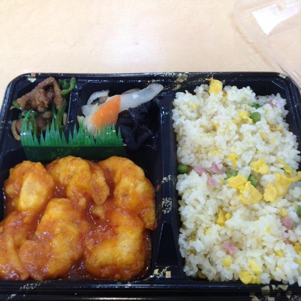 Photo taken at ダイエー ショッパーズ福冈店 by Shuichi Y. on 2/11/2014