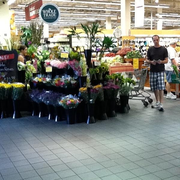 Photo taken at Whole Foods Market by Mac M. on 9/3/2011-佛罗里达州劳德代尔堡联邦高速路2000号(在第19大街和21大街之间) Photo taken at Whole Foods Market by Mac M. on 9/3/2011