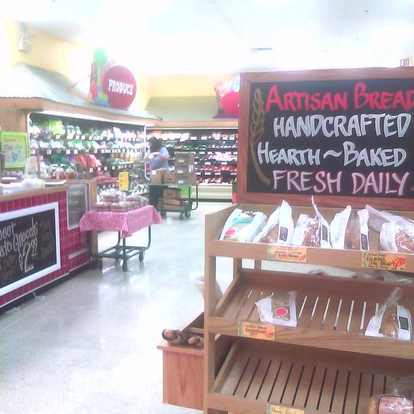 Photo taken at Trader Joe's by Devin J. on 2/28/2011-亚利桑那 格兰岱尔0西钟路772(第75大街) Photo taken at Trader Joe's by Devin J. on 2/28/2011