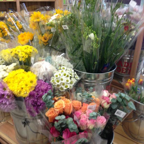 Photo taken at Trader Joe's by Yxes