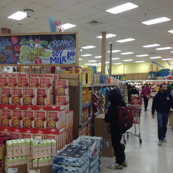Photo taken at Trader Joe's by Masatoshi T. on 1/13/2013-加尼福尼亚旧金山雍大街3(在吉里大道) Photo taken at Trader Joe's by Masatoshi T. on 1/13/2013