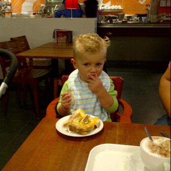 Photo taken at Hema by Bianca W. on 10/18/2011-荷兰南荷兰省弗拉尔丁恩韦尔广场132C Photo taken at Hema by Bianca W. on 10/18/2011