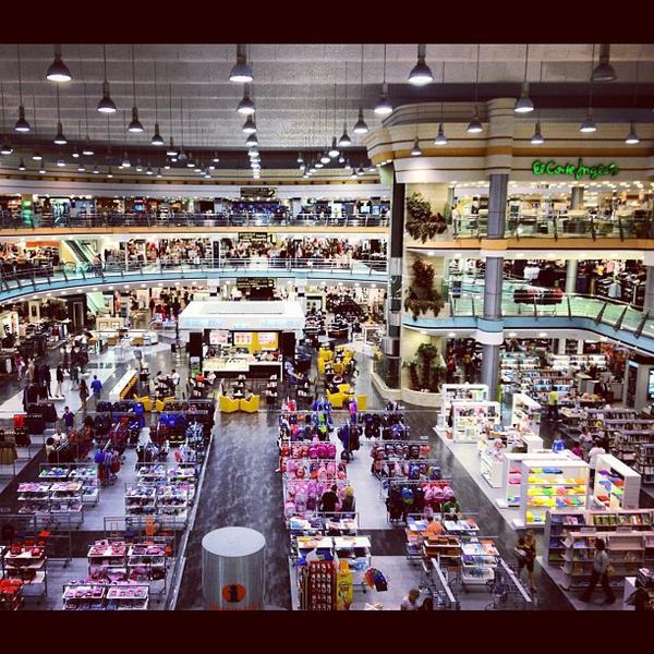 Photo taken at El Corte Inglés by Pau Sánchez Riofrio on 9/13/2012