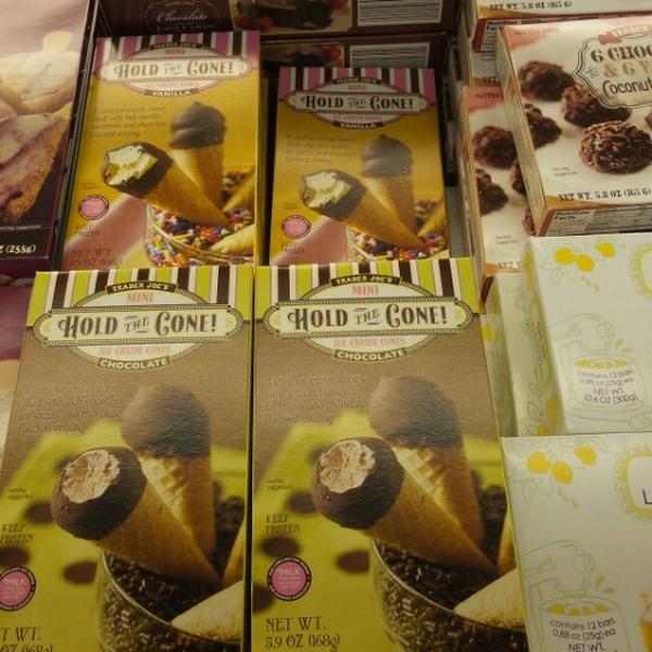 Photo taken at Trader Joe's by Jes T. on 5/26/2014-加尼福尼亚 奇诺岗佩顿街道13911(在盛大道) Photo taken at Trader Joe's by Jes T. on 5/26/2014