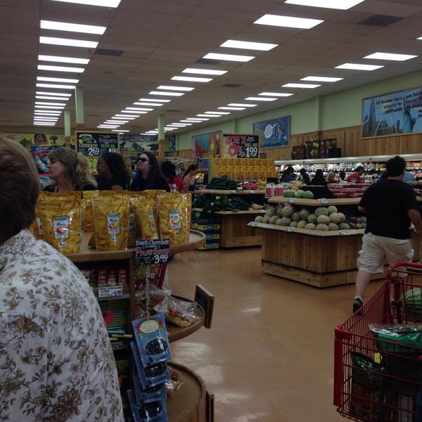 Photo taken at Trader Joe's by Eric S. on 8/17/2014-美国加利福尼亚州托伦斯克伦肖大道2545 Photo taken at Trader Joe's by Eric S. on 8/17/2014