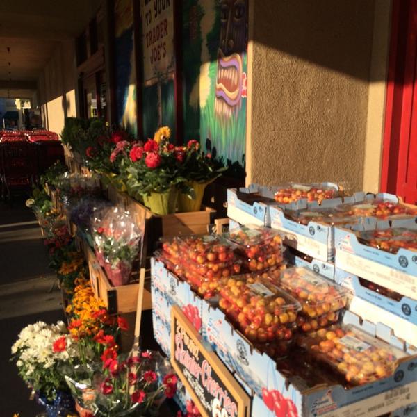 Photo taken at Trader Joe's by Jacki P. on 7/7/2014-美国加利福尼亚州托伦斯克伦肖大道2545 Photo taken at Trader Joe's by Jacki P. on 7/7/2014