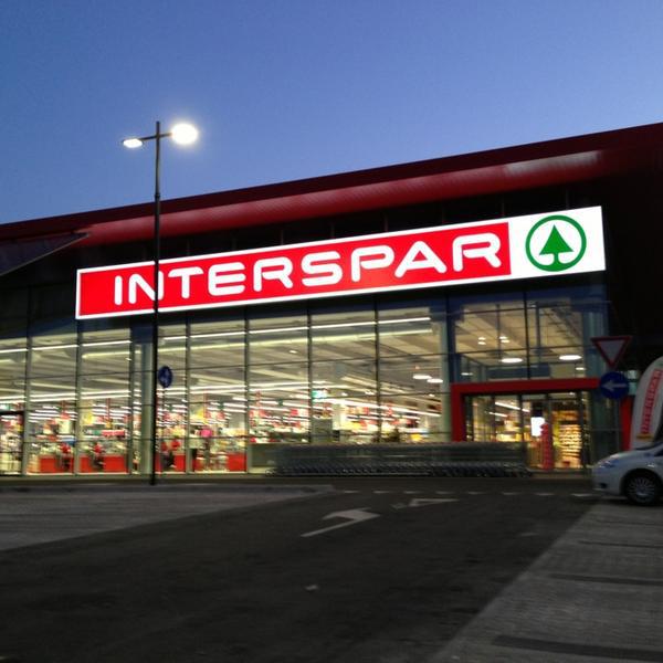 Photo taken at Interspar by The perfect O. on 6/21/2013-意大利威尼托威尼斯加布里埃尔贝拉街 Photo taken at Interspar by The perfect O. on 6/21/2013