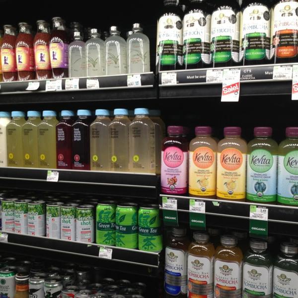 Photo taken at Whole Foods Market by @JaumePrimero on 3/17/2013-加尼福尼亚西好莱坞圣莫尼卡大道7871(在北费尔法克斯大道) Photo taken at Whole Foods Market by @JaumePrimero on 3/17/2013