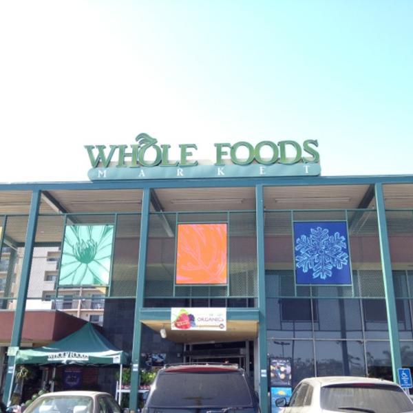 Photo taken at Whole Foods Market by Anna Y. on 5/21/2012-加尼福尼亚西好莱坞圣莫尼卡大道7871(在北费尔法克斯大道) Photo taken at Whole Foods Market by Anna Y. on 5/21/2012