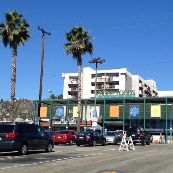 Photo taken at Whole Foods Market by Jerry C. on 10/14/2012-加尼福尼亚西好莱坞圣莫尼卡大道7871(在北费尔法克斯大道) Photo taken at Whole Foods Market by Jerry C. on 10/14/2012