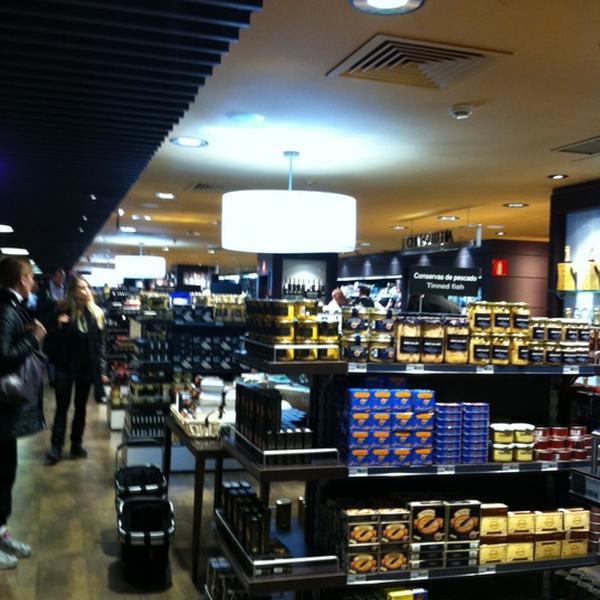Photo taken at El Corte Inglés by Arantxa A. on 11/26/2012