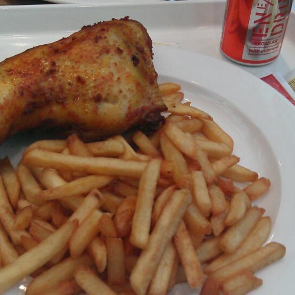 Photo taken at HEMA by Robin d. on 4/11/2013-荷兰格罗宁根赫尔街64号 Photo taken at HEMA by Robin d. on 4/11/2013