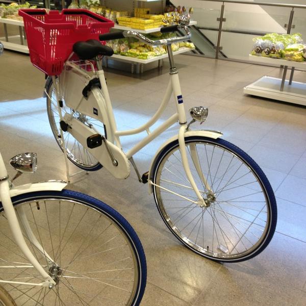 Photo taken at HEMA by Rachel F. on 3/13/2013-荷兰格罗宁根赫尔街64号 Photo taken at HEMA by Rachel F. on 3/13/2013