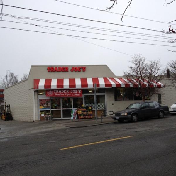 Trader Joe's乔氏连锁西雅图店 华盛顿 西雅图年安妮女王大道北1916（西浮雕街）