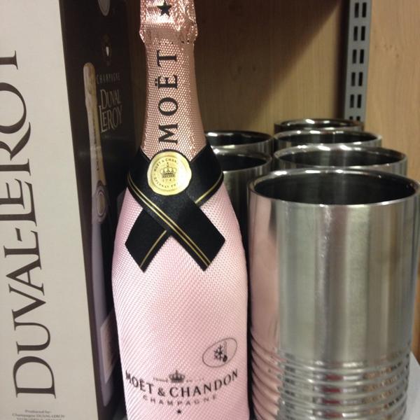 Photo taken at Proxy Delhaize by Sofie G. on 11/24/2013