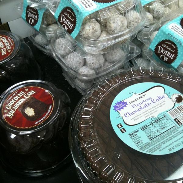 Photo taken at Trader Joe's by B W. on 2/29/2012-美国华盛顿州布里恩第一大道南15868 Photo taken at Trader Joe's by B W. on 2/29/2012