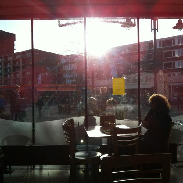 Photo taken at HEMA by a11274344 N. on 12/17/2011-荷兰南荷兰省福尔堡今敏朱莉安娜大街231号 Photo taken at HEMA by a11274344 N. on 12/17/2011