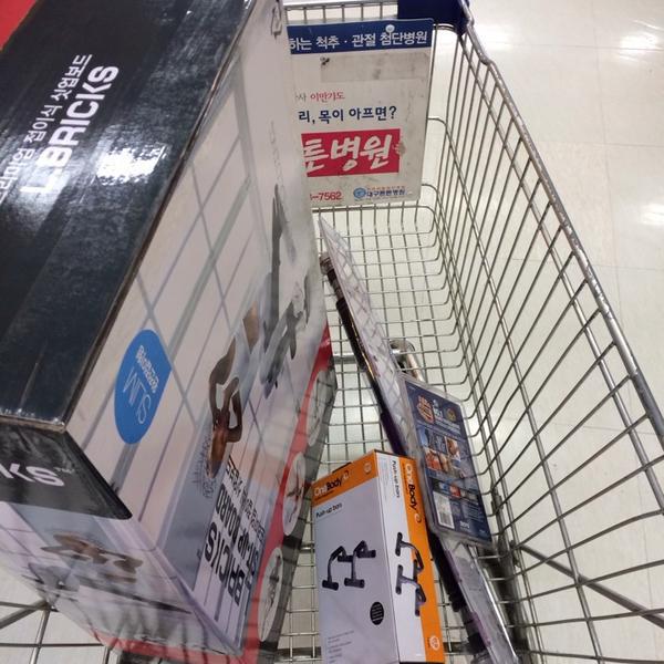 Photo taken at 홈플러스 (Home plus) by Kris K. on 1/19/2014