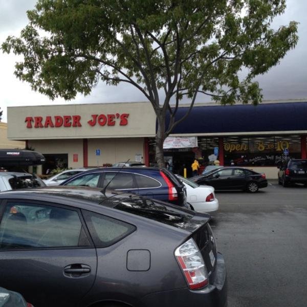 Photo taken at Trader Joe's by Peeyush D. on 3/25/2012-美国加利福尼亚州费利蒙淘金路39324 Photo taken at Trader Joe's by Peeyush D. on 3/25/2012