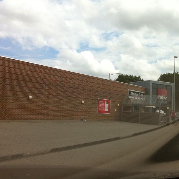 Photo taken at Fakta by Martin F. on 7/19/2011