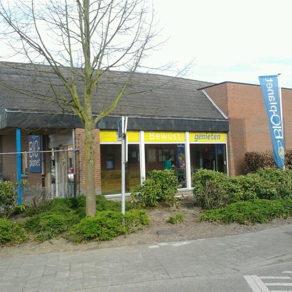 Photo taken at Bio-Planet by Renée S. on 4/17/2013