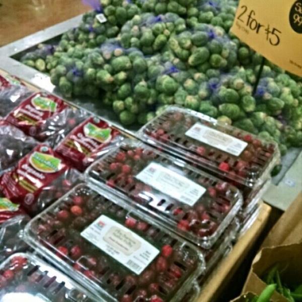 Photo taken at Whole Foods Market by Don P. on 11/21/2014-俄亥俄州辛辛那提埃德蒙森路2693号 Photo taken at Whole Foods Market by Don P. on 11/21/2014