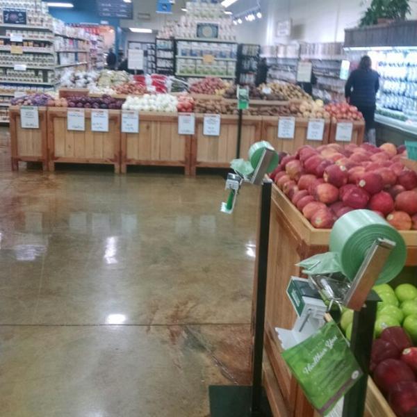 Photo taken at Whole Foods Market by Joseph N. on 2/3/2015-俄亥俄州辛辛那提埃德蒙森路2693号 Photo taken at Whole Foods Market by Joseph N. on 2/3/2015